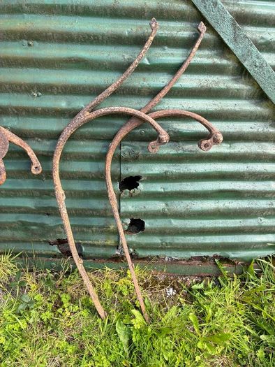 Set of 4 old trap springs