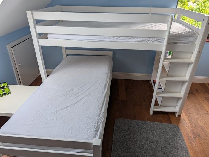 Bunk bed L-shaped