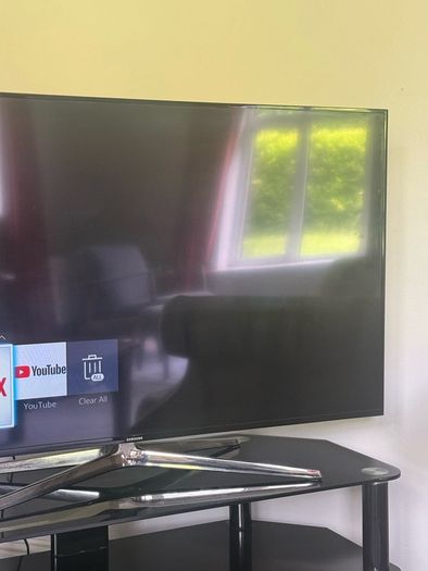 Samsung 48-inch TV (Model: UE48H4200AK)
