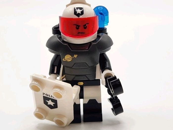 Lego SPACE POLICE Minifigure Lego Series 21 Lego Minifigure