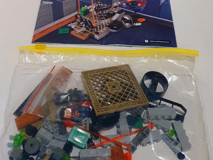 Lego DC Superheroes 76044: Clash of The Heroes (2016) 100% Complete (NO BOX)