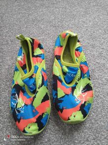 Kids swim shoes. Size 1/33