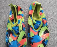 Kids swim shoes. Size 1/33