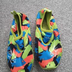 Kids swim shoes. Size 1/33