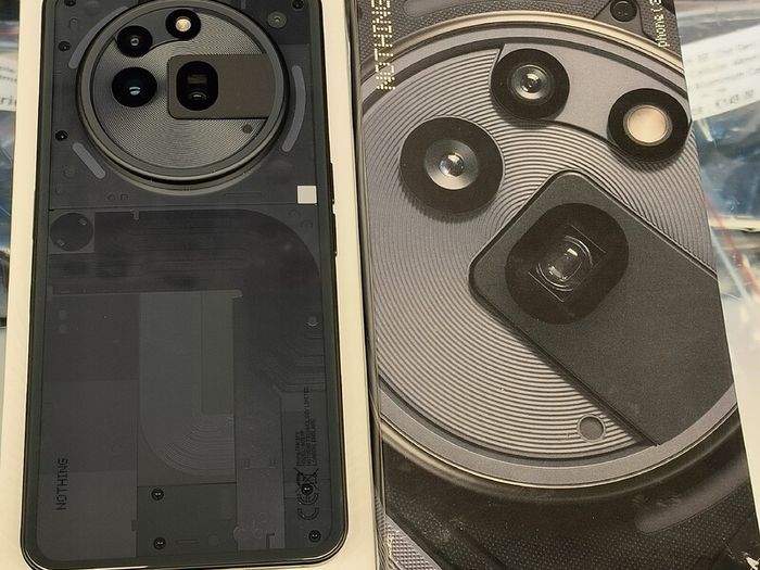Nothing Phone (3A) Pro 256GB/12GB - Mobile Phone with 50 MP Periscope Camera, 50 MP Front Camera, 60x Ultra zoom, 6.77" FHD + flexible AMOLED Display - Grey
