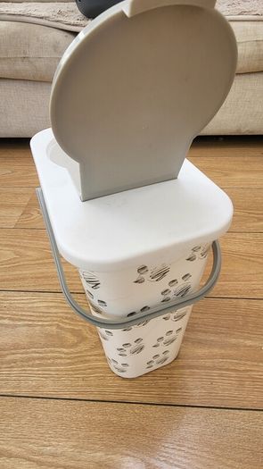 Pet Food Container