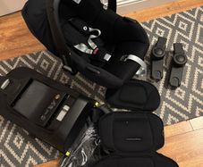Maxi Cosi Tinca Car Seat with extras