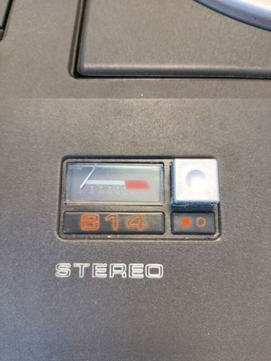 Philips 22GR814 record player  cassette recorder combination unit with a built in amplifier