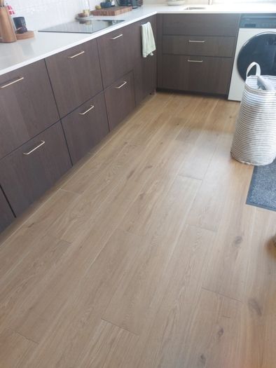 Wood effect tile