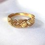 Vintage Hallmarked 9ct Gold 'Clover' Wedding Band Image 2