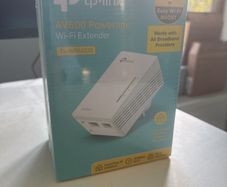 TP-Link AV600 Powerline WiFi Extender