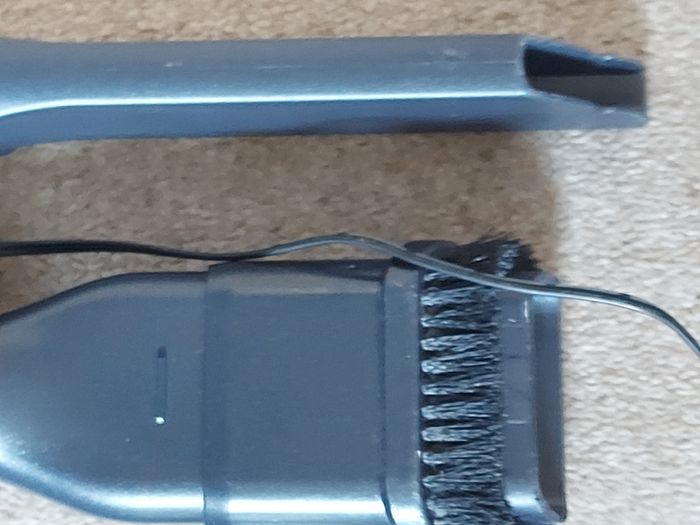 Smoture Cordless Vacuum Cleaner, model VAC02, in excellent condition, great suction, plus charger and accessories