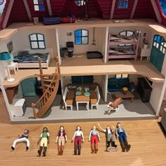 schleich house and stable