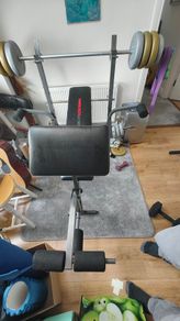 Weights bench with weights