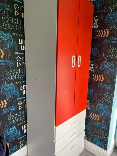 kids wardrobe
