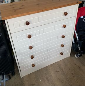 Chest of drawers