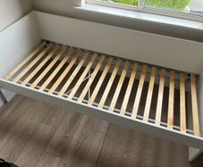 Ikea VIHALS day bed and VANNAREID mattress
