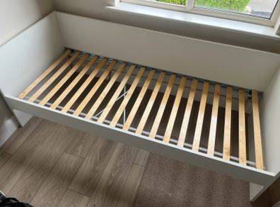 Ikea VIHALS day bed and VANNAREID mattress