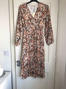 New lovely dress Uni size ( will fit for size 8-12)