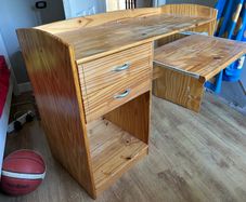 Computer desk