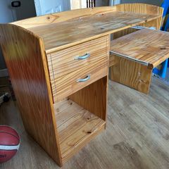 Computer desk