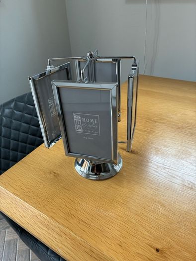 Rotating Picture Frame.