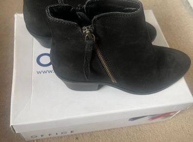 Women's ankle boots size 4