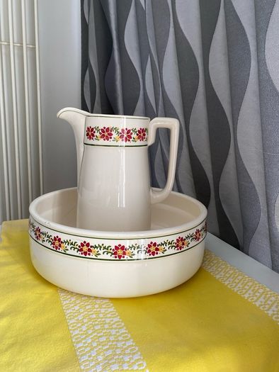 ceramic vintage wash bowls & matching pitchers