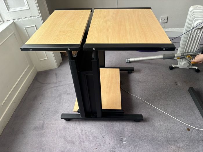 desk on wheels