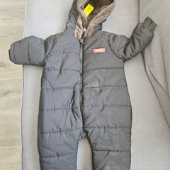 New 12-18 snowsuit