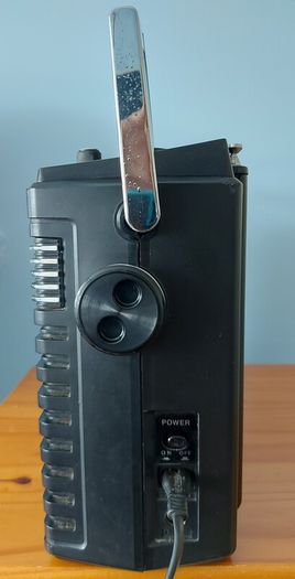 Vintage Crown CSC-630 FW Boombox / 4 Band Radio & Tape Deck.