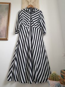 Yas dress size medium