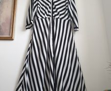 Yas dress size medium