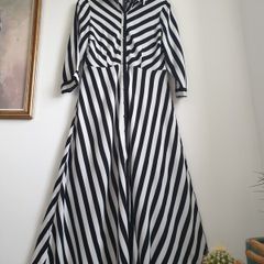 Yas dress size medium