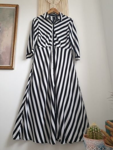 Yas dress size medium
