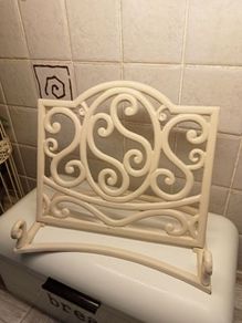 Recipe book stand