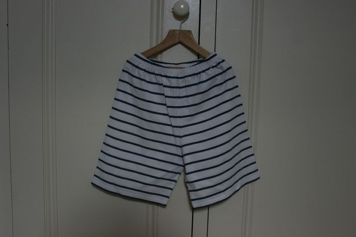 The Little White Company Navy and White Short Sleeve Pyjama Top and Shorts Age 9 - 10 Years