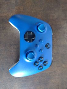 Blue XBOX controller + metal tumb sticks