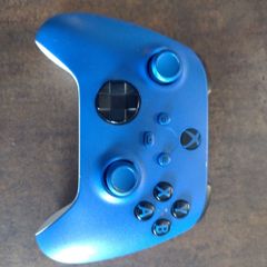 Blue XBOX controller + metal tumb sticks