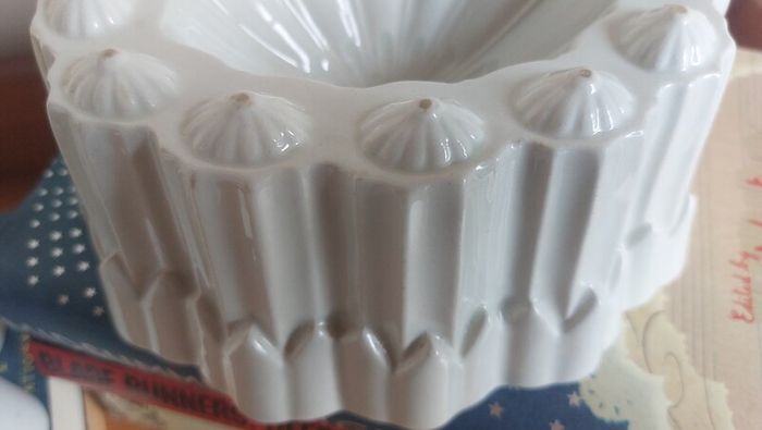 Fabulous Antique Highly Collectable Edwardian Art Deco Ironstone Jelly/Blancmange Mould, by Shelley, in the Savoy (Oval, Cream Centre) Shape, Size Large, Circa 1916 to 1925, Named After the Savoy Hotel in London