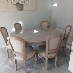 round kitchen table