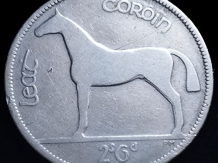 #403 - Ireland - 1928 - Half Crown - Silver - KM.8