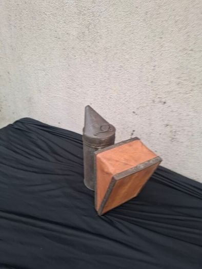 Bee smoker tool postage possible