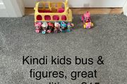 Kindi kids bus &amp; figures