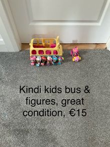 Kindi kids bus & figures