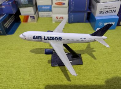 Air Luxor 1:200 scale model airplane, Airbus A320 aircraft