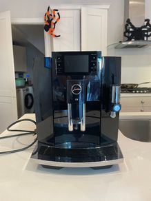 Jura E8 coffee machine