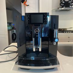Jura E8 coffee machine