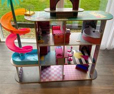 LOL Doll House + Dolls