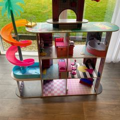 LOL Doll House + Dolls